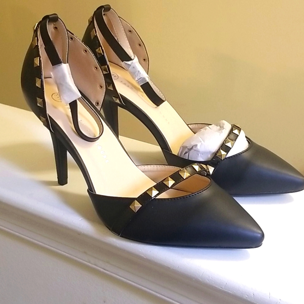 Black heels w/ gold studs